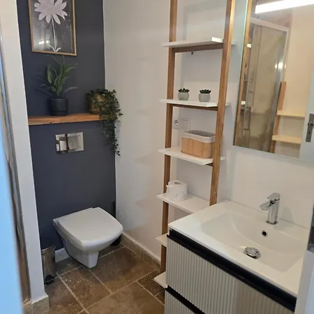 As 2 Apartment *